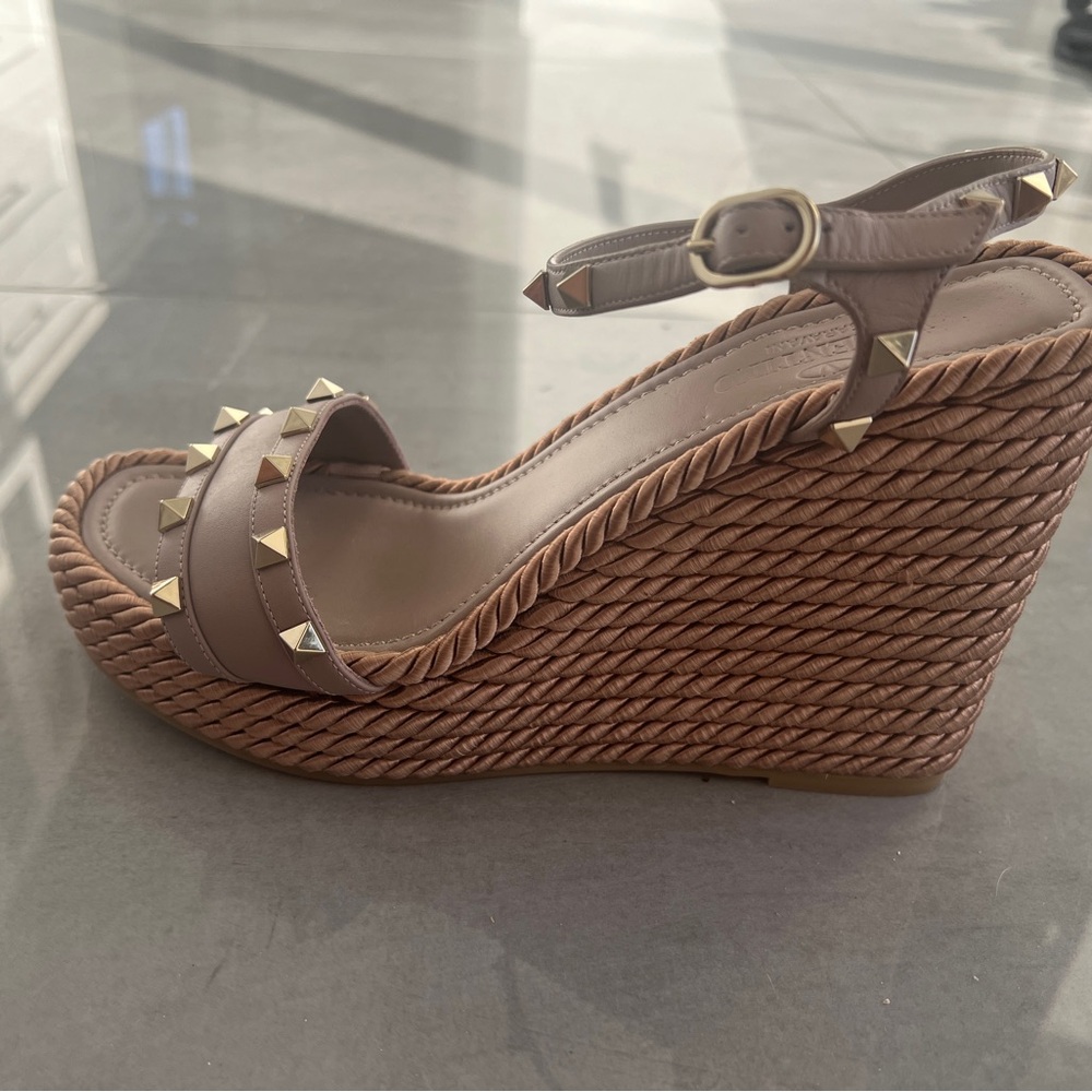 Valentino Studded Wegde - Picture 6 of 9